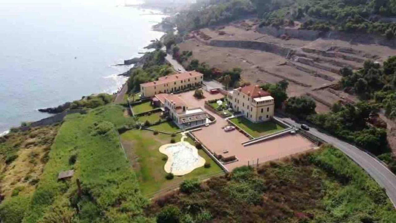 Incanto Sul Mare Con Enorme Terrazza E Piscina Cervo Bagian luar foto